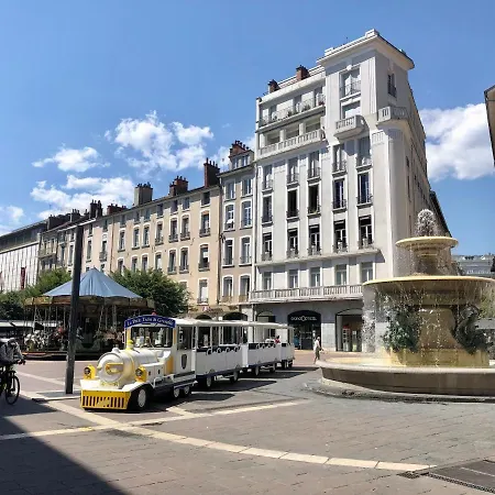 T2 Rue Claude Genin En Duplex *